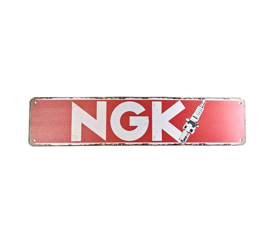Avlång plåtskylt - NGK, 45*10cm