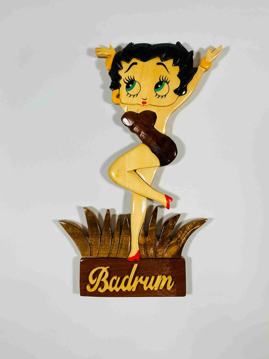 Träskylt, Betty Boop Flamingo Pose ''Badrum''