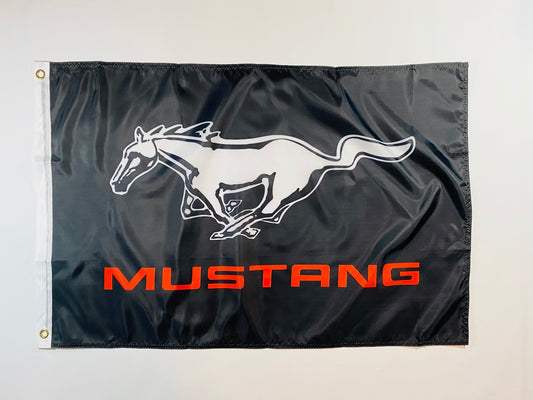 Flagga Ford Mustang Häst svart